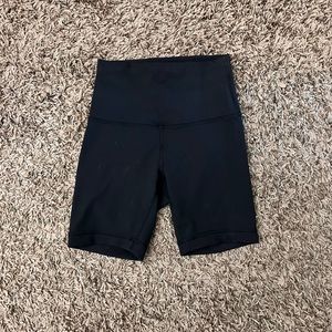 Wunder train high-rise short 6”